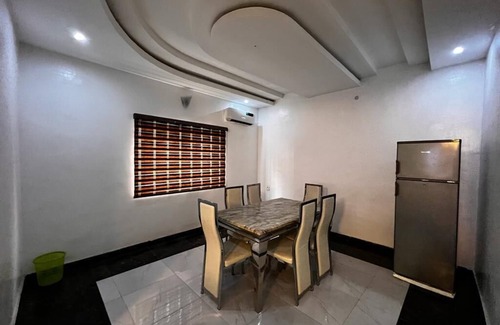 Oshodi-Isolo House | CampDavid Luxury Apartments - 15 minutes from the MM International Airport Lagos