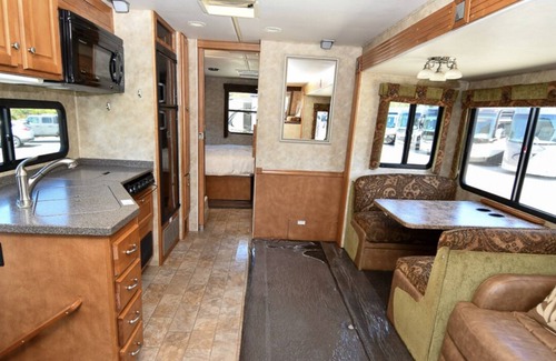 Fullerton Cabin | Camper golf course view 10mins knott berry farm