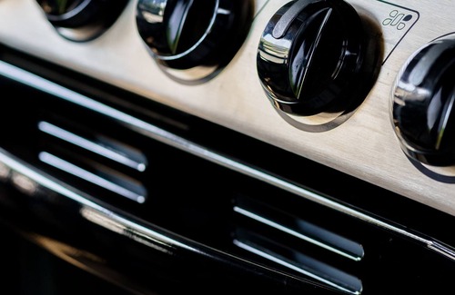 Gatlinburg - Pigeon Forge Cottage | "Campfire Secrets" - Riverfront Tiny Home in the Smoky Mountains