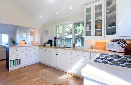 Central Huron Cottage | Campfires & Crisp Air: Sunny Pines