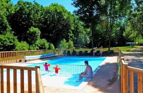 Corcieux House | Camping 3 étoiles - Piscine - ccbahae