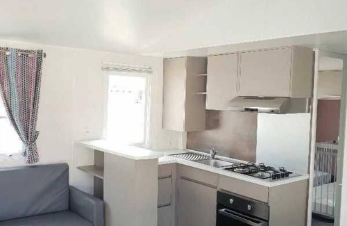 Monoblet House | Camping 3 étoiles - Piscine - ccaiaad