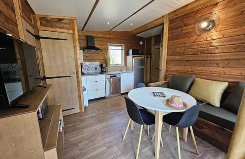 Coulon House | Camping 4 étoiles - Piscine - ccbbdhb