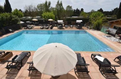 Paluds de Noves Ski Chalet | Camping 4 étoiles - Piscine - eehf0h