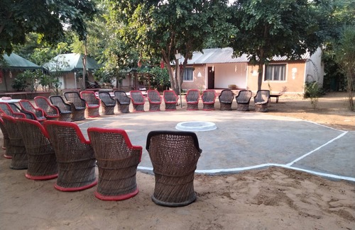 Pushkar RV Rental | Camping accommodationnWith WiFi, AC in charming Pushkar
