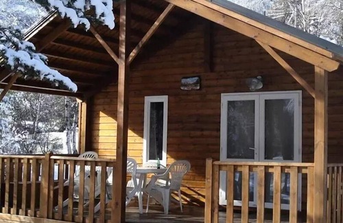 Saint-Martin-de-Queyrieres Ski Chalet | Camping-Caravaneige l'Iscle de Prelles * - Chalet Grand Confort Type Modulo 24 - 24 m2/2 bedrooms - Covered terrace 15 m2 6 people