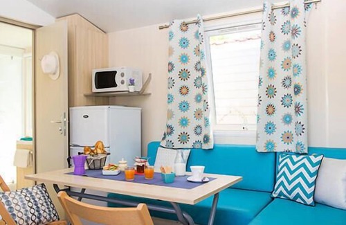 Saint-Yvi House | Camping Le Bois de Pleuven**** - Classic 3-room mobile home 5 adults + 1 child under 12