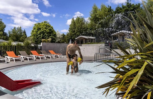 La Trinite-sur-Mer House | Camping Romanée Le Kervilor* - COMFORT mobile home - 1 bedroom for 2 people
