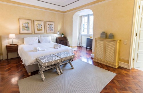 Sao Joao de Deus Apartment | Campo Pequeno Charming Apartment by LovelyStay