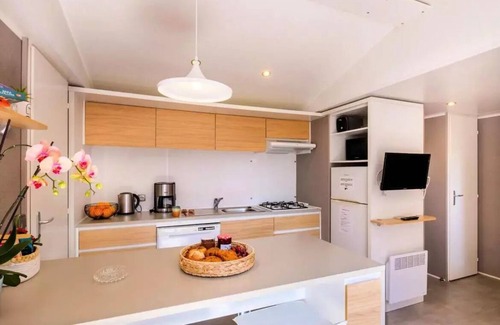 La Roquette-sur-Siagne House | Campsite Le Saint Louis* - Mobile home Comfort 4 rooms 6 people air-conditioned - TV