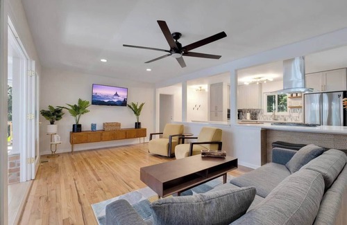 Tallahassee House | Campus Close, Roomy, Feels Like Home, Family Vibe