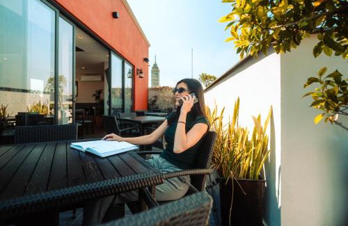 Historic Center Hotel | Canada Central & Rooftop