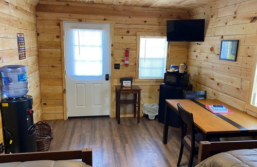 Paw Paw Cabin | Canal Cabins