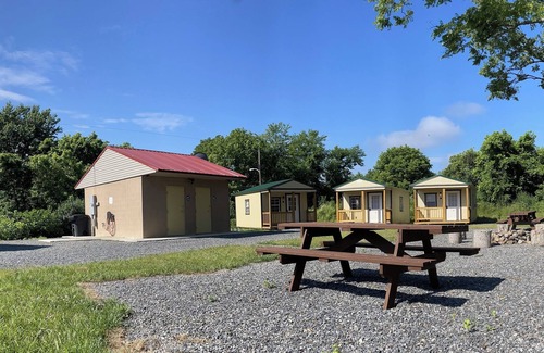 Paw Paw Cabin | Canal Cabins