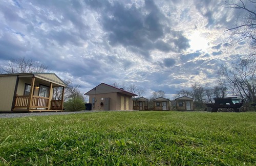 Paw Paw Cabin | Canal Cabins