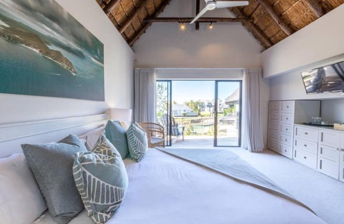 Saint Francis Bay House | CANAL HOUSE: Waterfront property for rent
