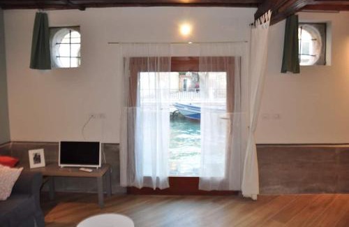 Castello Apartment | Canal view apartment