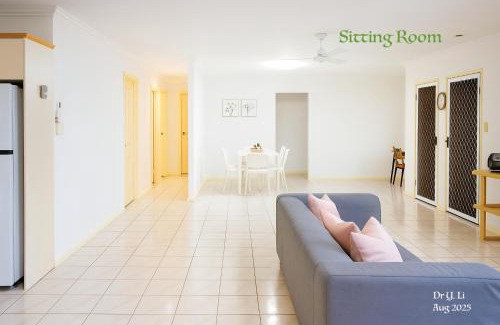 Banksia Beach House | Canal View Holiday-2 Rooms-max for 6-total 150m2 living