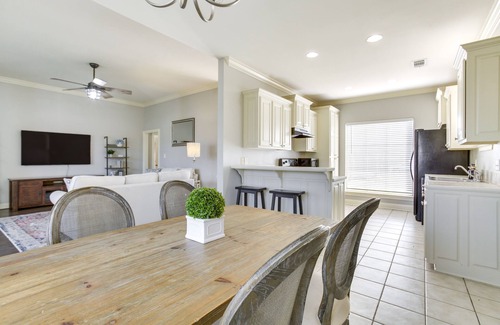 South Baton Rouge House | Canalfront Baton Rouge Home w/Patio: 6 Mi to LSU!