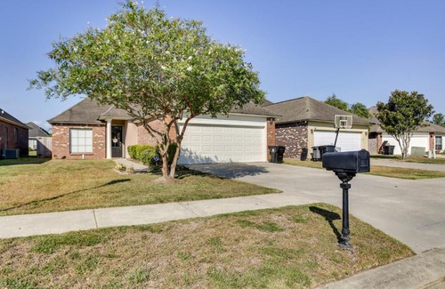 South Baton Rouge House | Canalfront Baton Rouge Home with Patio 6 Mi to LSU!