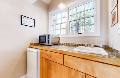 Summerland Key House | Canalfront house with private pool, WiFi, private washer/dryer, and central AC