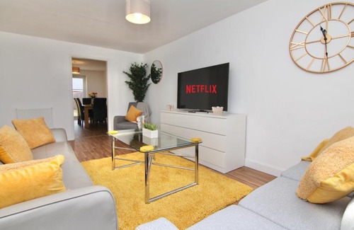 Coventry House | Canalview House - Fully Furnished Coventry City Centre Home