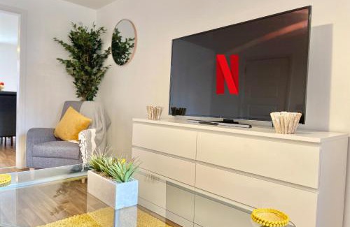 Coventry House | Canalview House - Fully Furnished Coventry City Centre Home