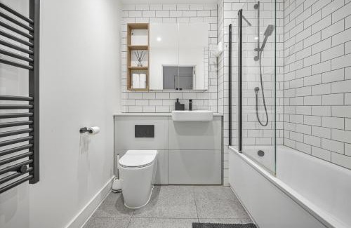 Poplar Apartment | CANARY WHARF E14 MODERN 1 Bed APARTMENT HIGH SPEC