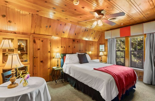 Browns Valley Bed & Breakfast | Candlelight Inn Napa Valley