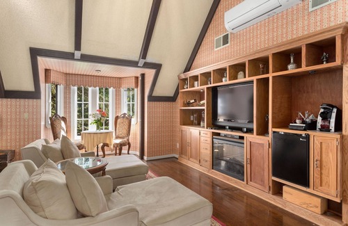 Browns Valley Bed & Breakfast | Candlelight Inn Napa Valley