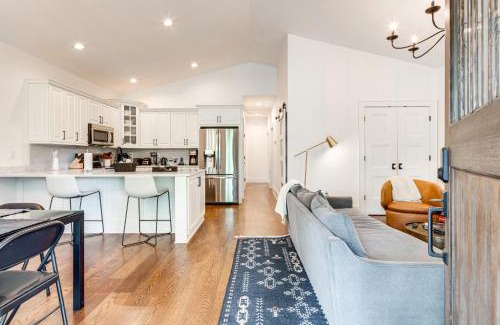 Candler House | Candler Cottage with Mountain Views and Deck