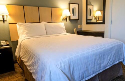 Lansing Hotel | Candlewood Suites East Lansing by IHG
