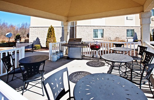 Elkhart Hotel | Candlewood Suites Elkhart, an IHG Hotel