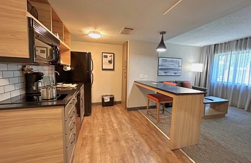 Indianapolis Hotel | Candlewood Suites Indianapolis Downtown Medical District by IHG