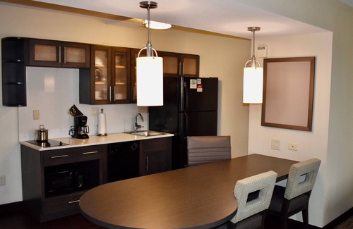 Indianapolis Hotel | Candlewood Suites Indianapolis Downtown Medical District by IHG