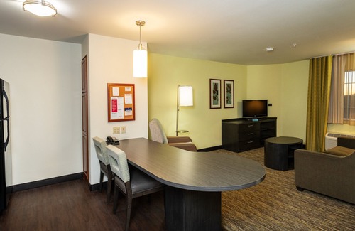 Roswell Hotel | Candlewood Suites Roswell New Mexico by IHG