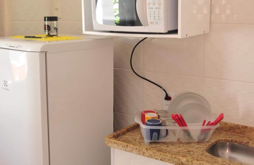 Centro Apartment | CANTO DA ARVORE 01, THREE MIN, WALK TO PRAIA GRANDE, FLAT AREA, GREAT WIFI,