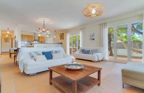 Pedras Pretas House | Canto de Ega. The perfect house for a family vacation, a 5-minute walk from the beach.