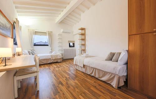 Sant' Ambrogio Apartment | Canto dei Ciompi 4bdr