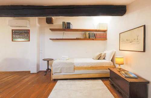 Sant' Ambrogio Apartment | Canto dei Ciompi 4bdr