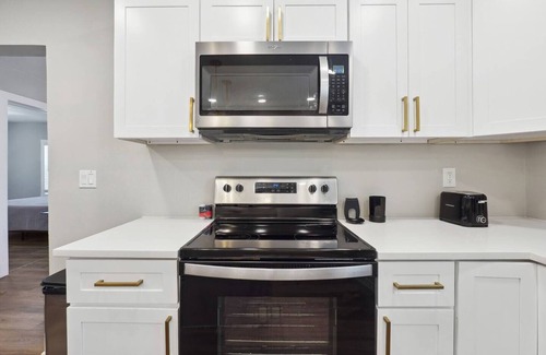 Canton House | "Canton Cottages" 3 Modern Cottages Sleeps 14