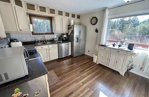 Gardiner House | Canyon House near Yellowstone