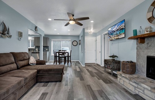 Canyon Lake Condo | Canyon Lake condo, a short drive to New Braunfels, boat & trailer parking