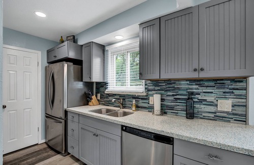 Canyon Lake Condo | Canyon Lake condo, a short drive to New Braunfels, boat & trailer parking