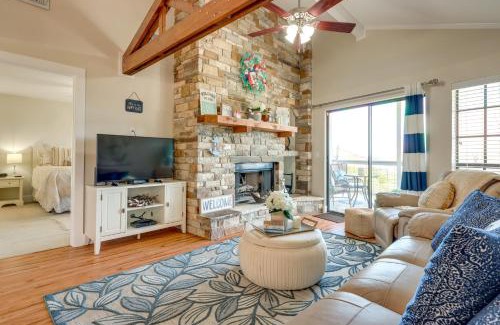 Canyon Lake House | Canyon Lake Rental with Balcony and Lake Views