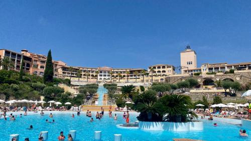 Cap Esterel Apartment | CAP ESTEREL Allée des Fleurs - Appartement CLIMATISE 5 personnes vue mer