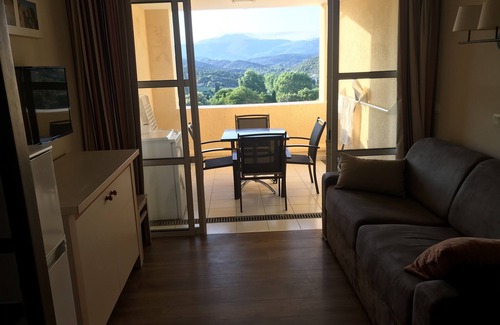 Cap Esterel Apartment | Cap Estérel Apt 4 pers air conditioned with WIFI- Bat C9 shopping street and quiet