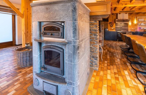 Membre House | Capacious holiday home in Membre with garden