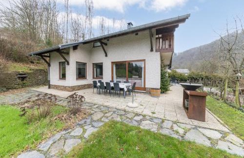 Membre House | Capacious holiday home in Membre with garden