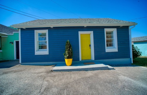 Sharon Cottage | Cape Cod Bungalow @Firmstone Manor
